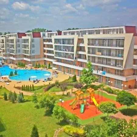 студио в затворен комплекс Apartament *