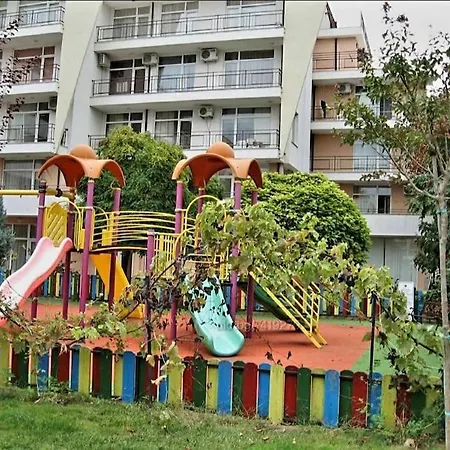 студио в затворен комплекс Sunny Beach