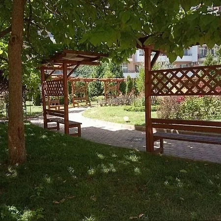 студио в затворен комплекс 아파트